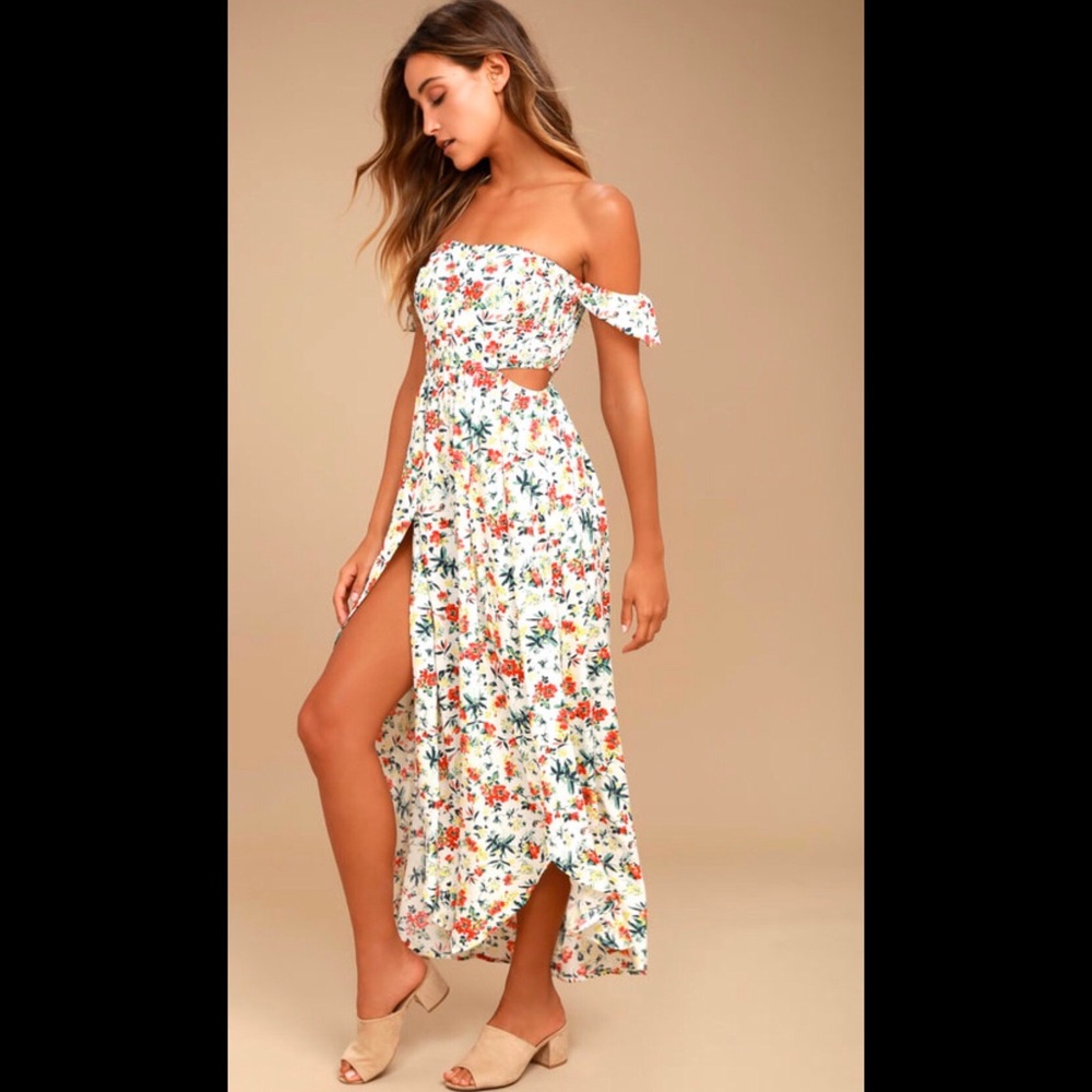 **SOLD**NWT 🌸Lulu’s Floral Off-the-Shoulder Midi
